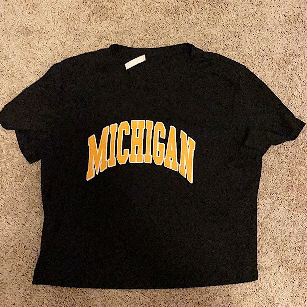 never worn, Michigan shirt. size XL.
